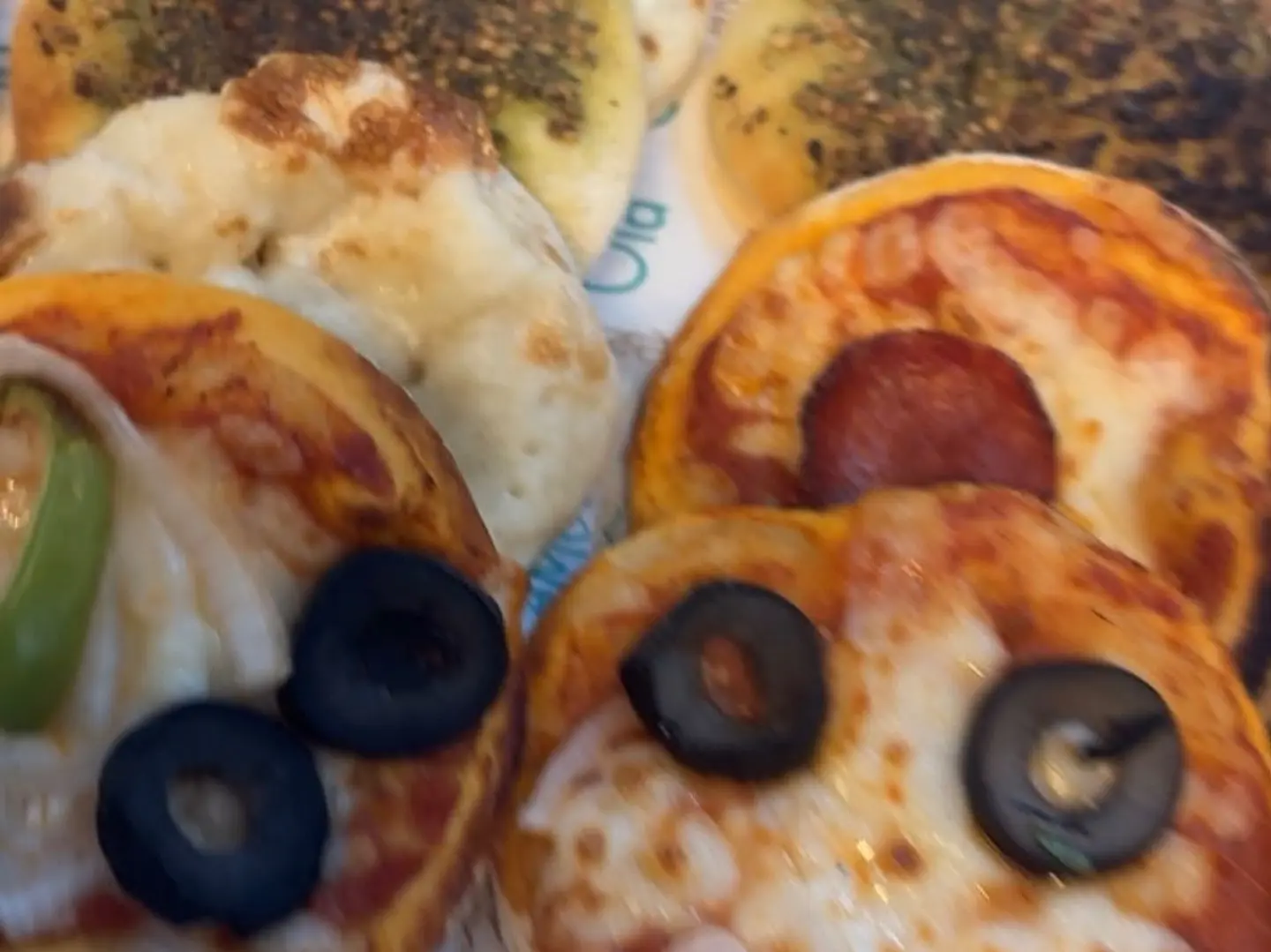 فطاير صغيره مشكله 12حبه