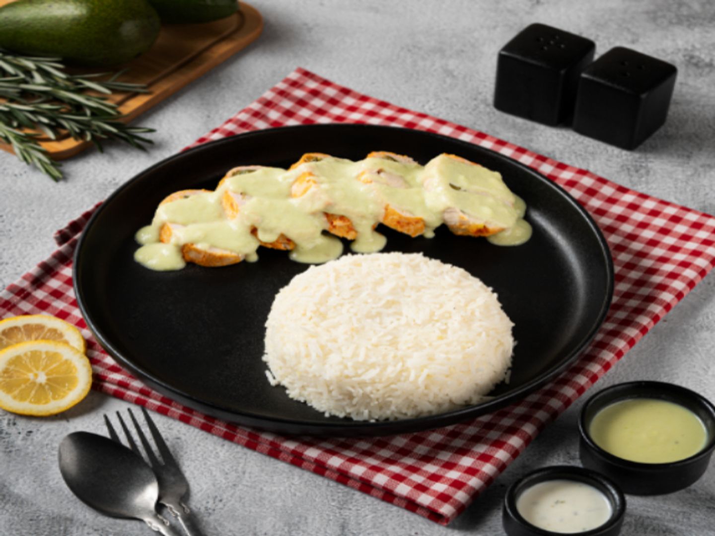 دجاج بصوص الافوكادو