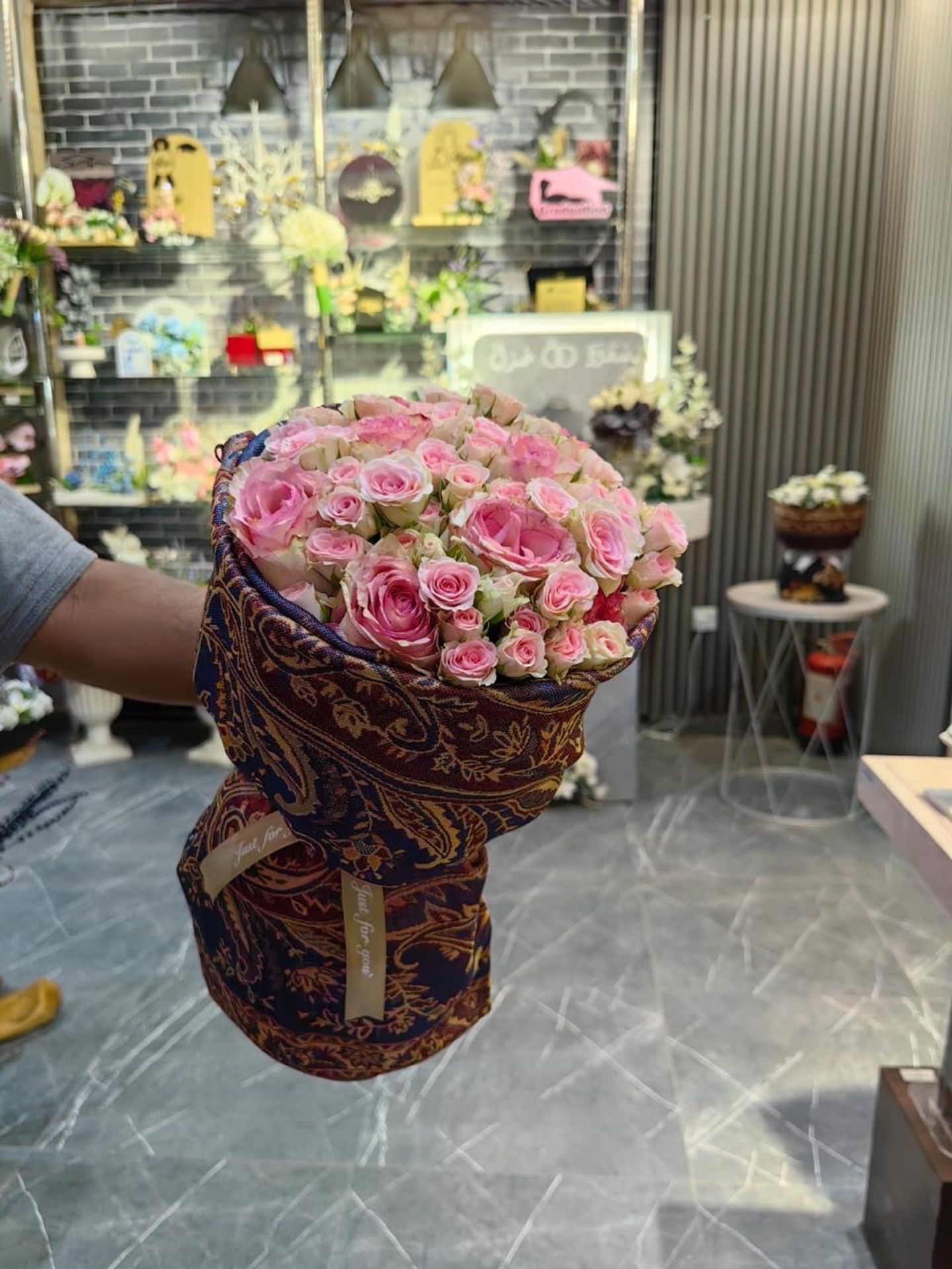 باقة الكشميري مع البيبي روز