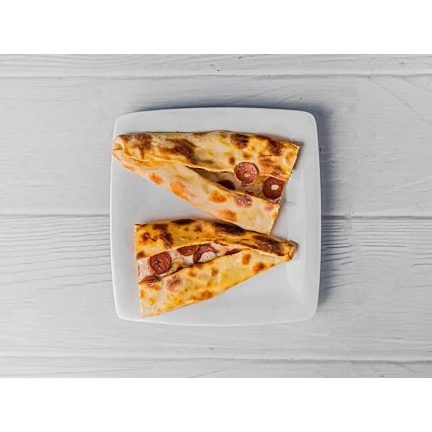 فطيره نقانق بالجبن