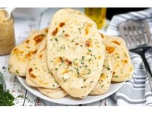 خبز نان بالثوم