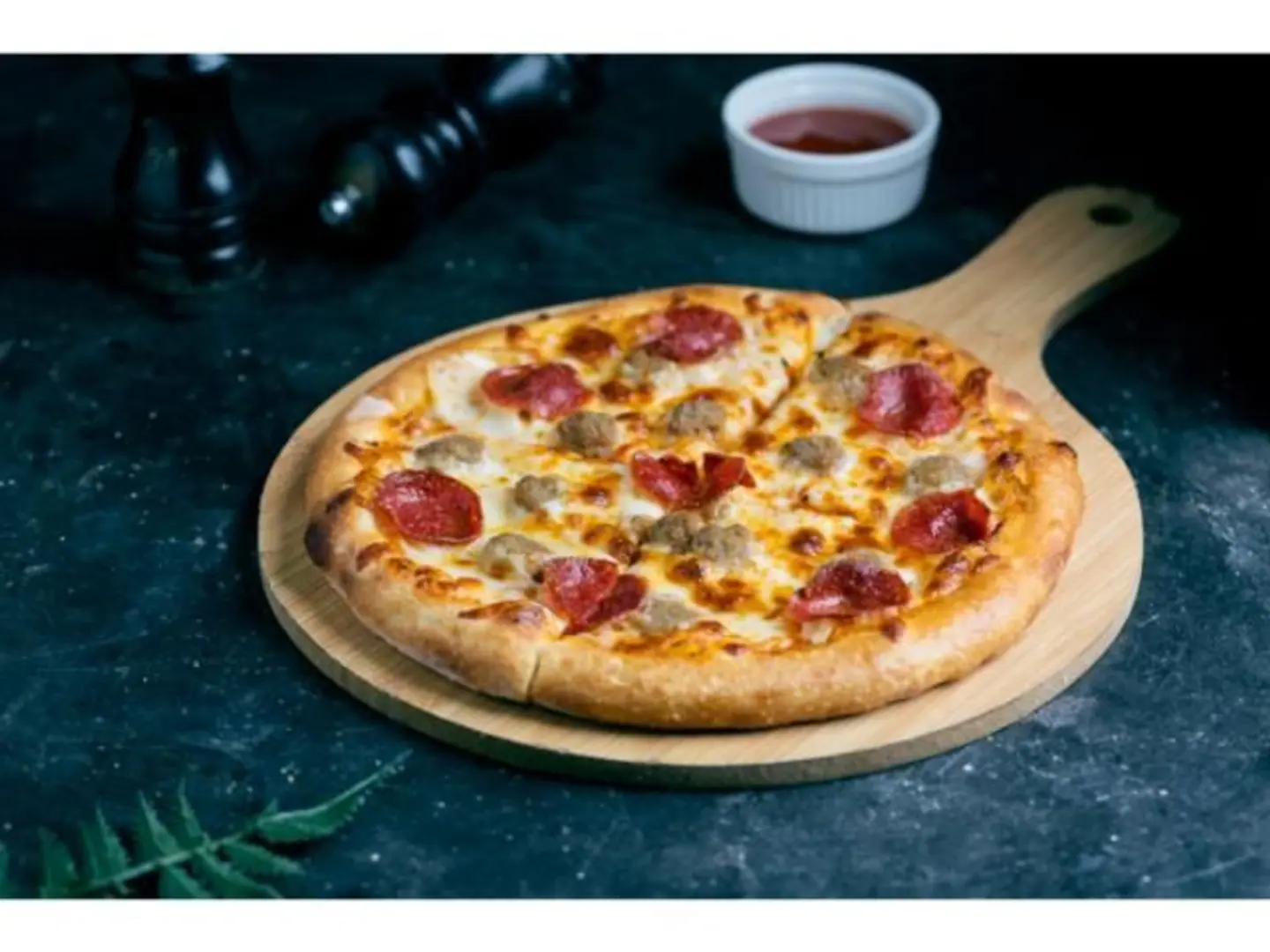 بيبروني وقطع لحم