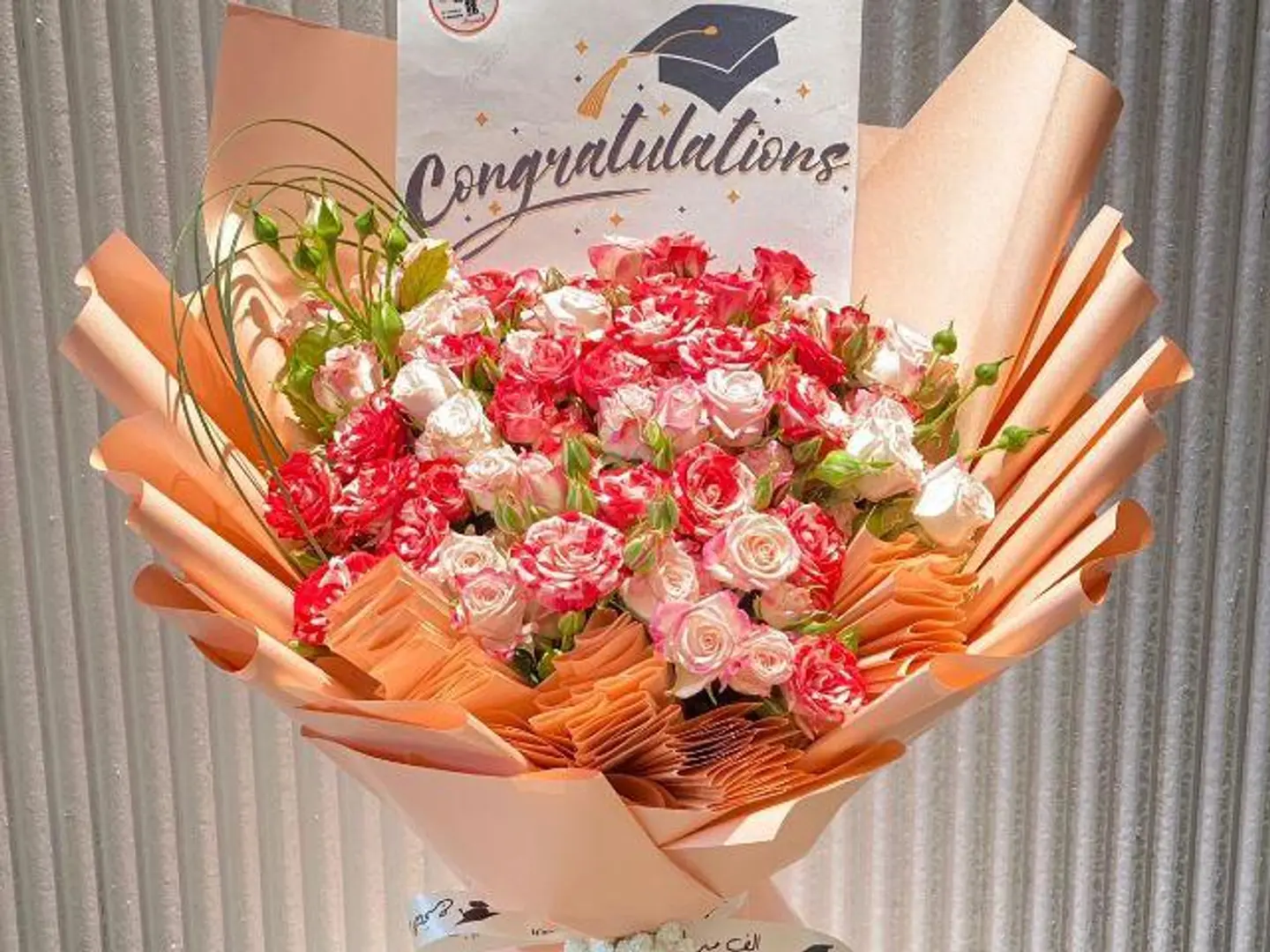 بوكيه التخرج الوردي