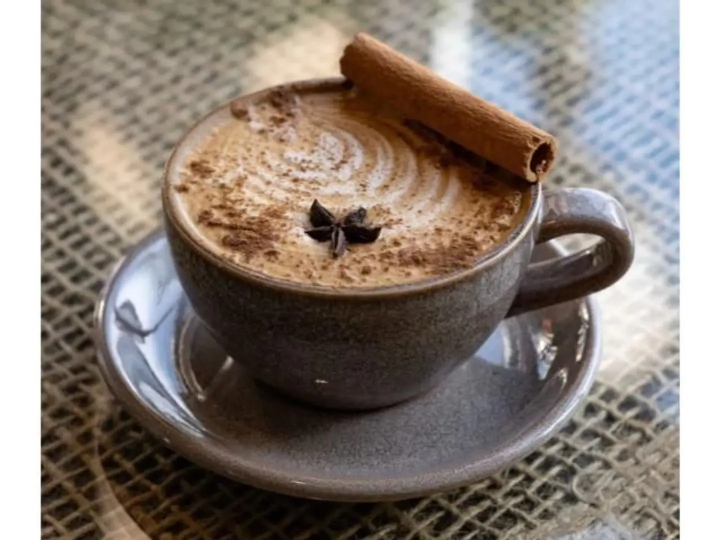 موكا القرفة والشوكولاتة البيضاء