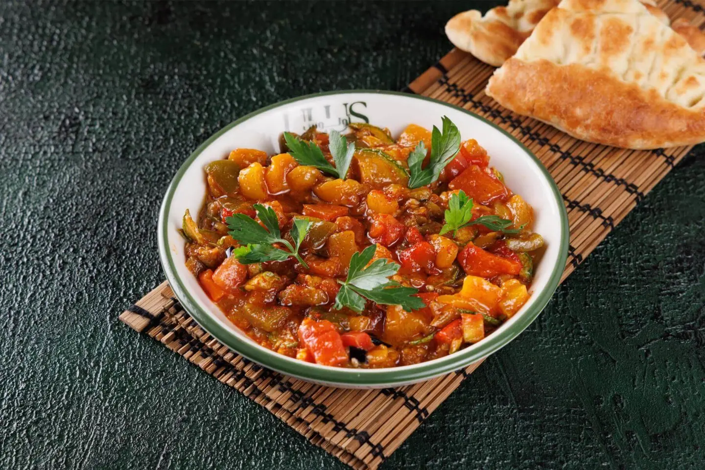 طبق أُلوس الخاص