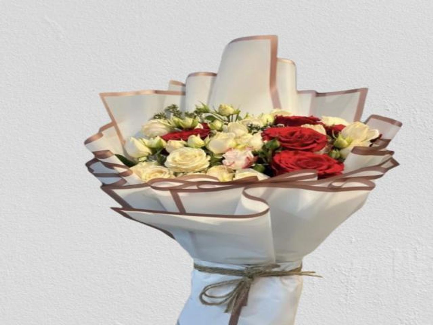 Bouquet Jory Roses With Base