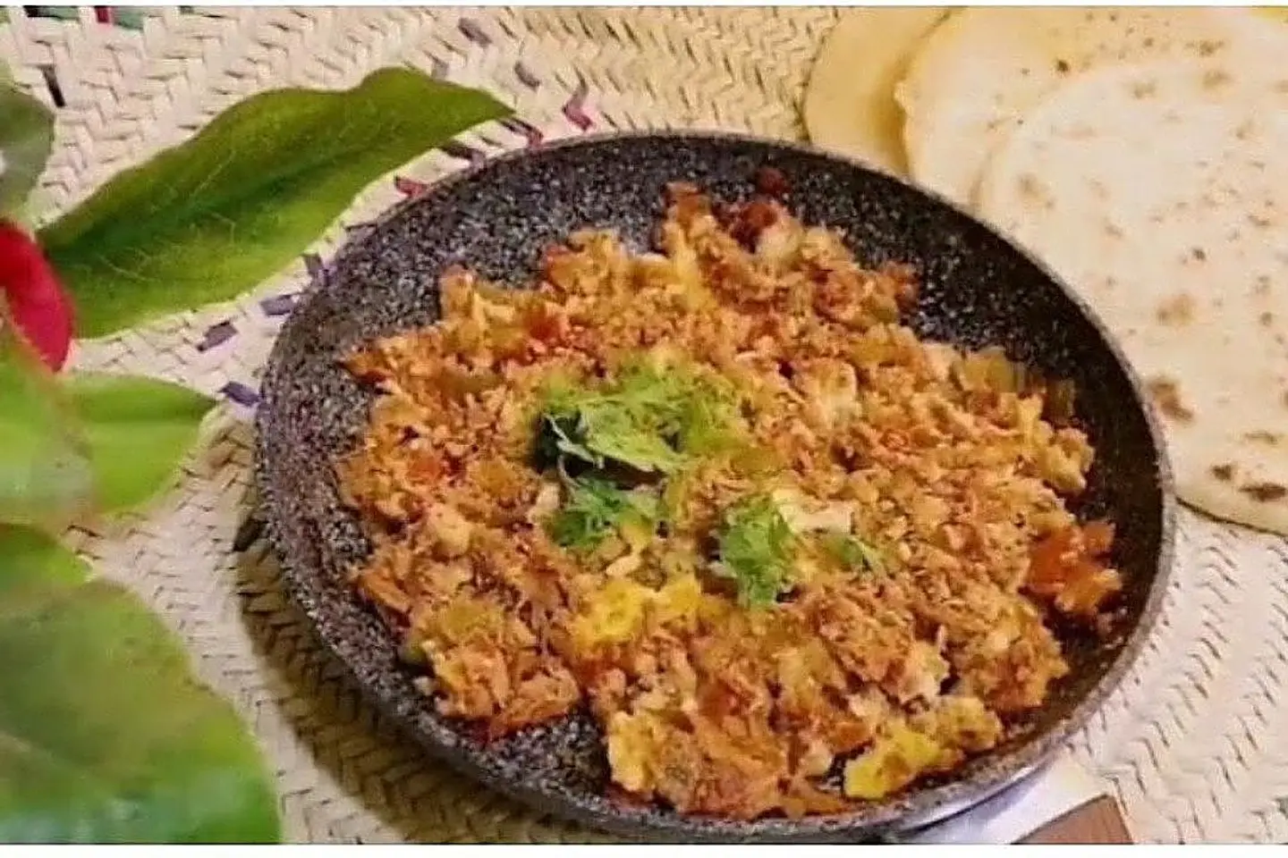 Tuna With Eggs