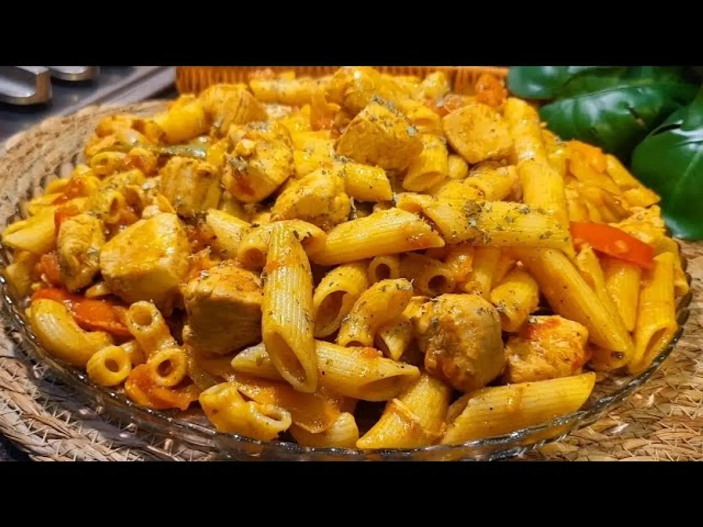 معكرونة بالخضار والدجاج