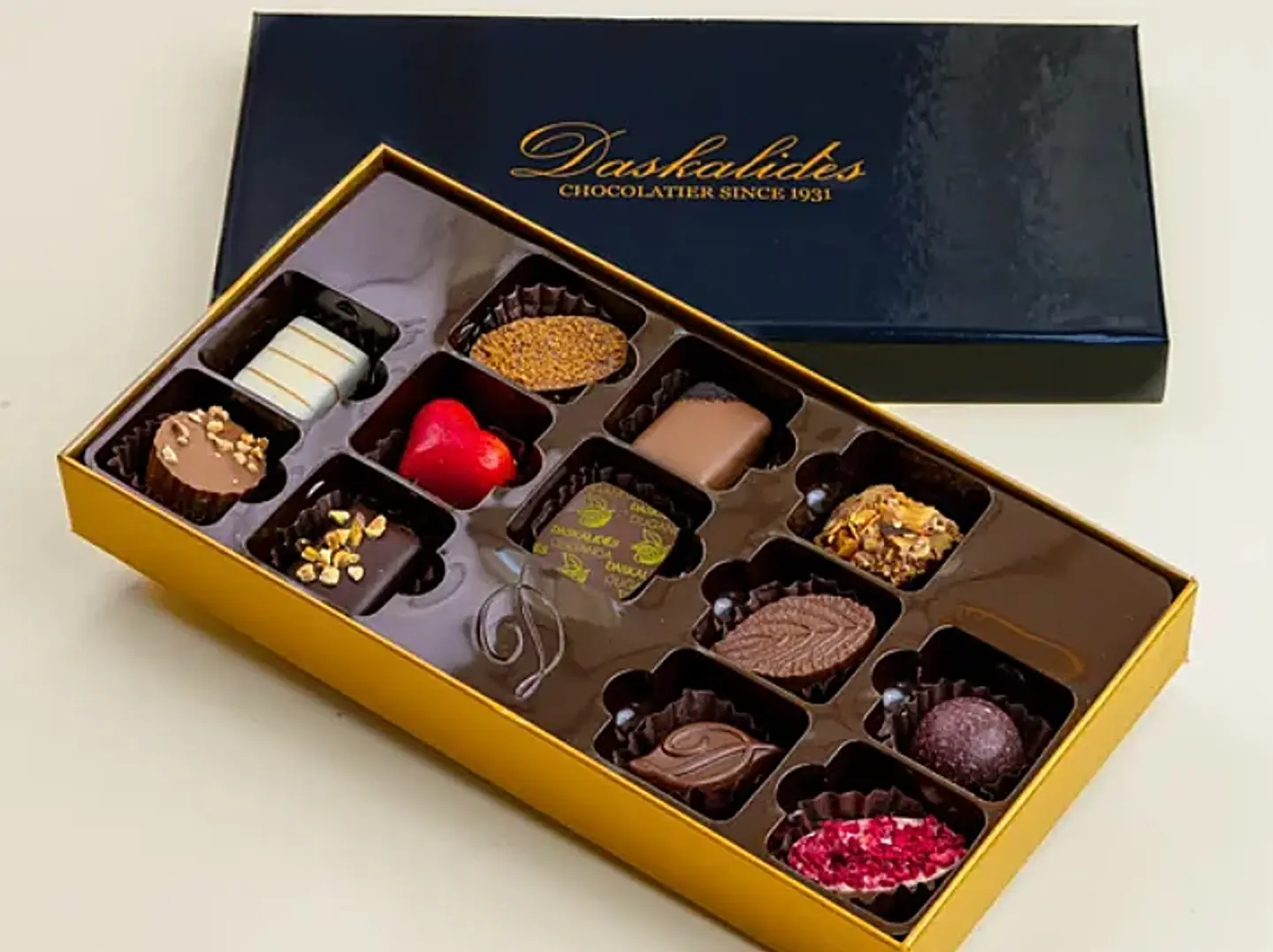 علبة شيكولاته 12 حبة