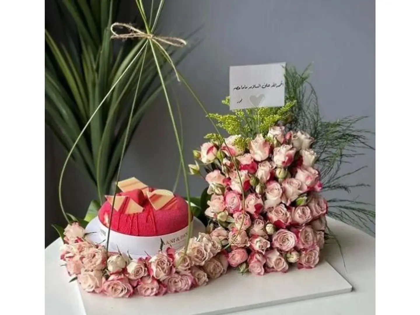 Classic Rose Stand With Ani & Dani Cake