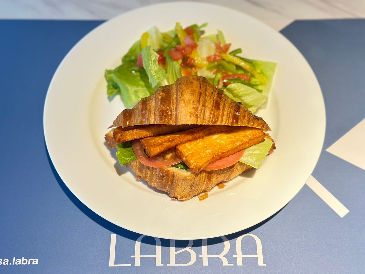Croissant Halloumi