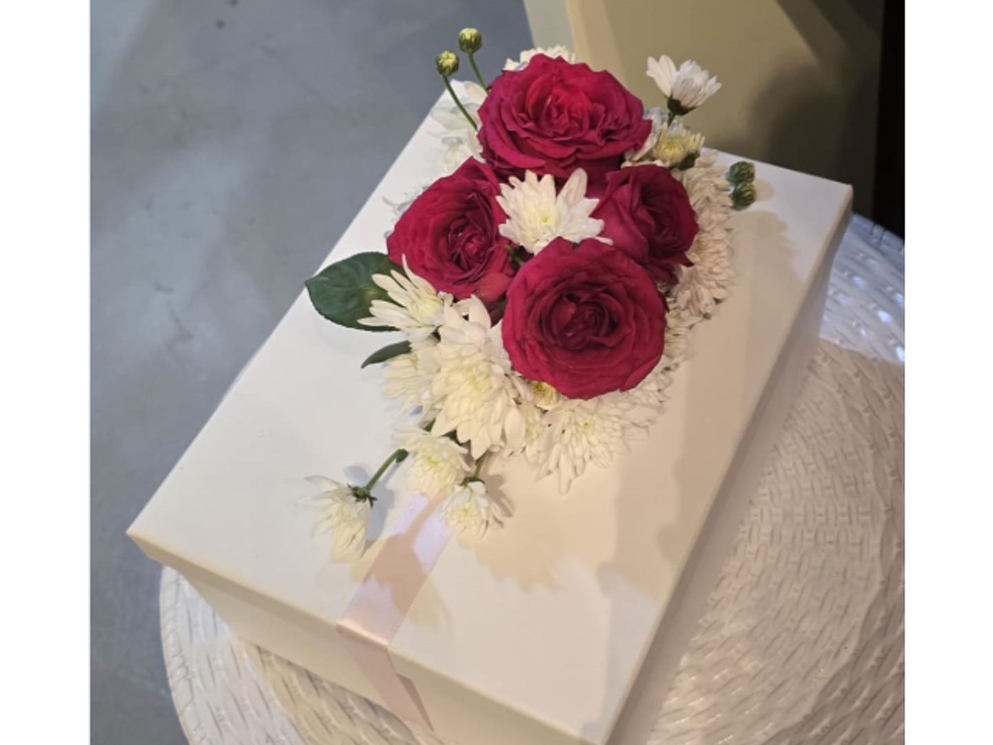 Gift Box Decoration