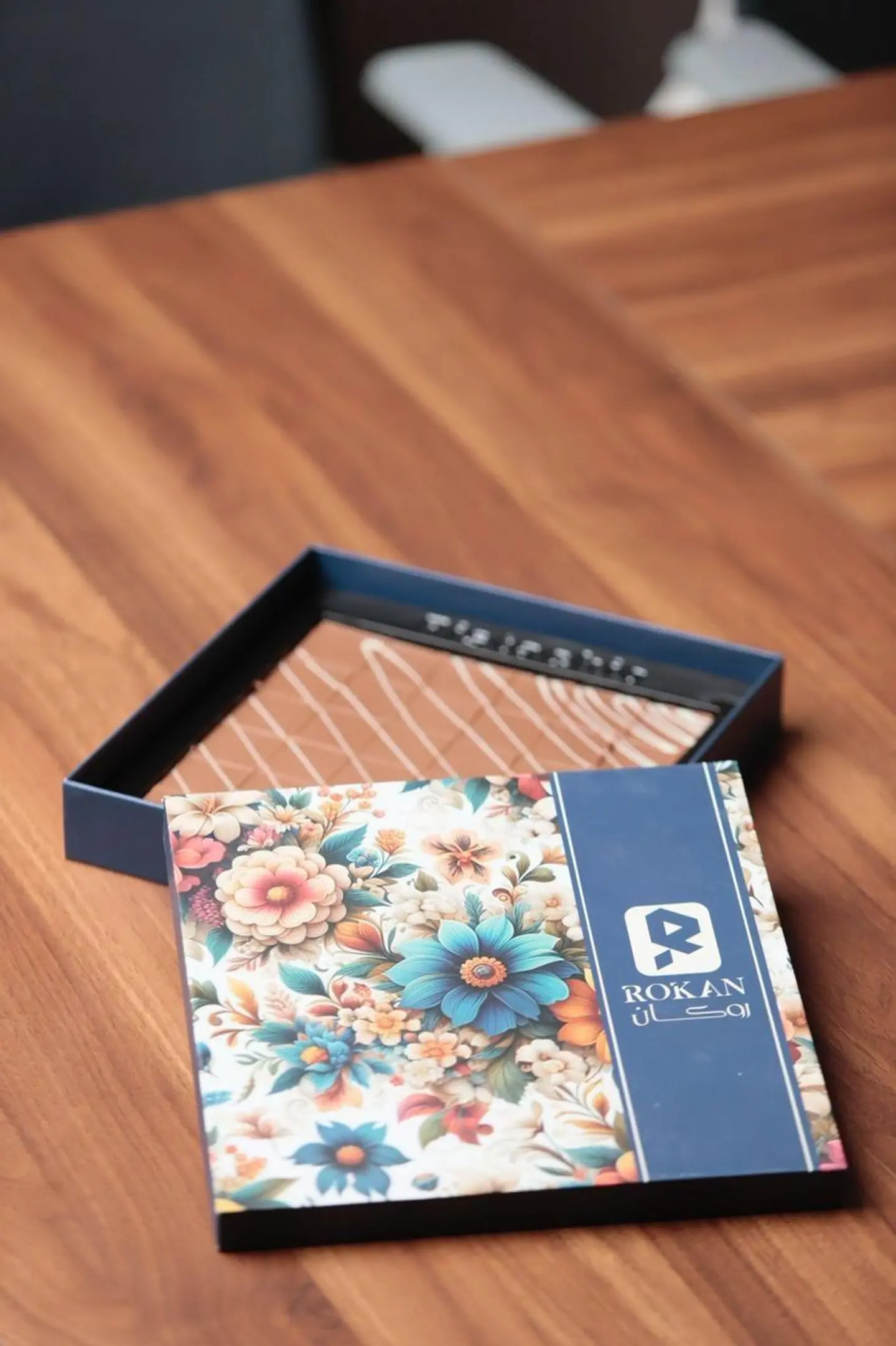 روكان حلا لندن بستاشيو