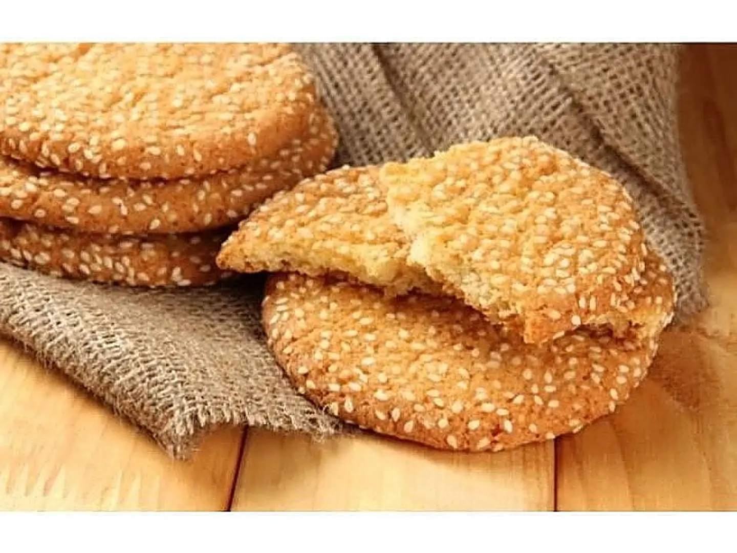 بسكويت بالسمسم والحبه السوداء