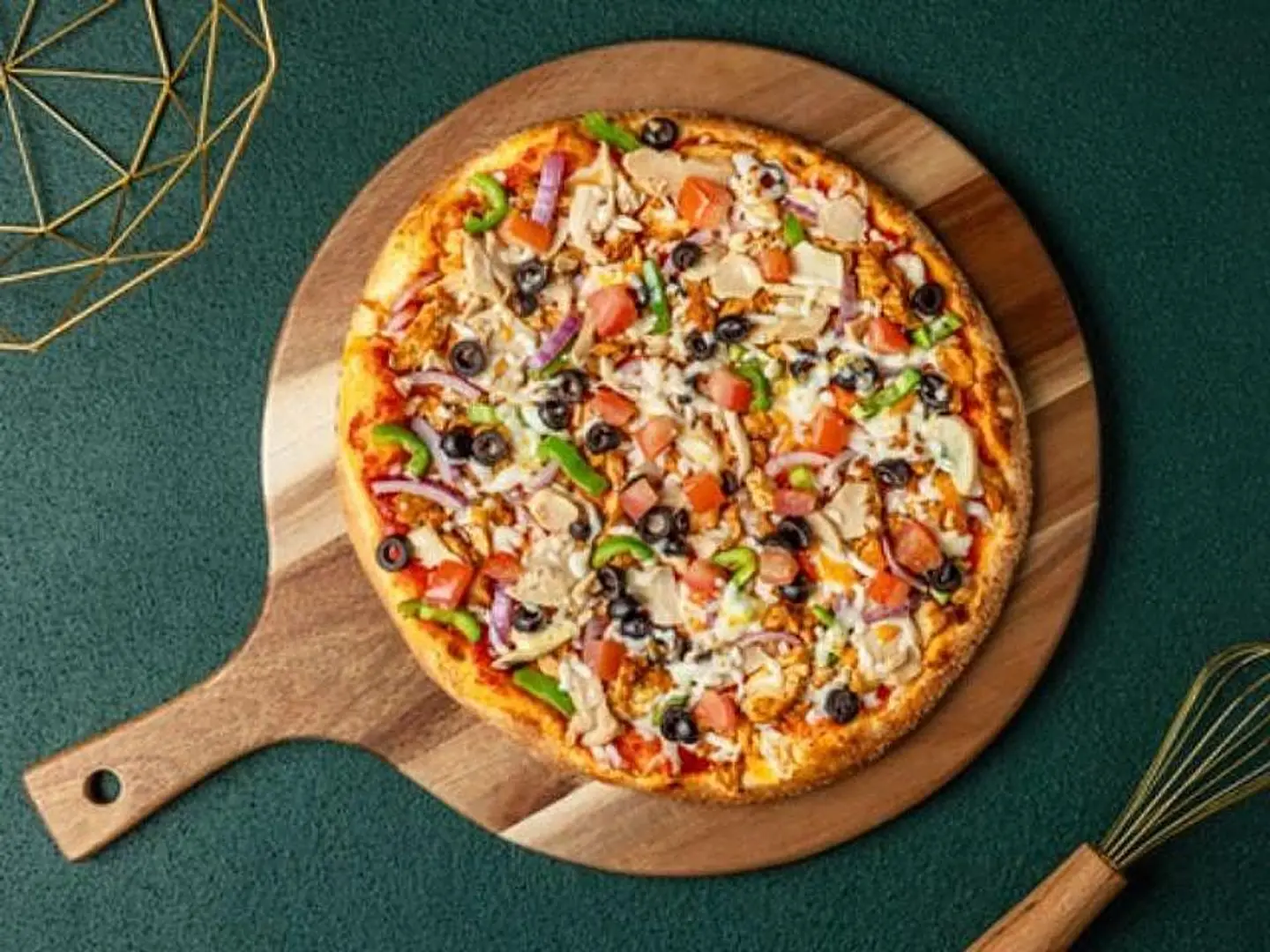 بيتزا مكس دجاج و خضار كبيرة