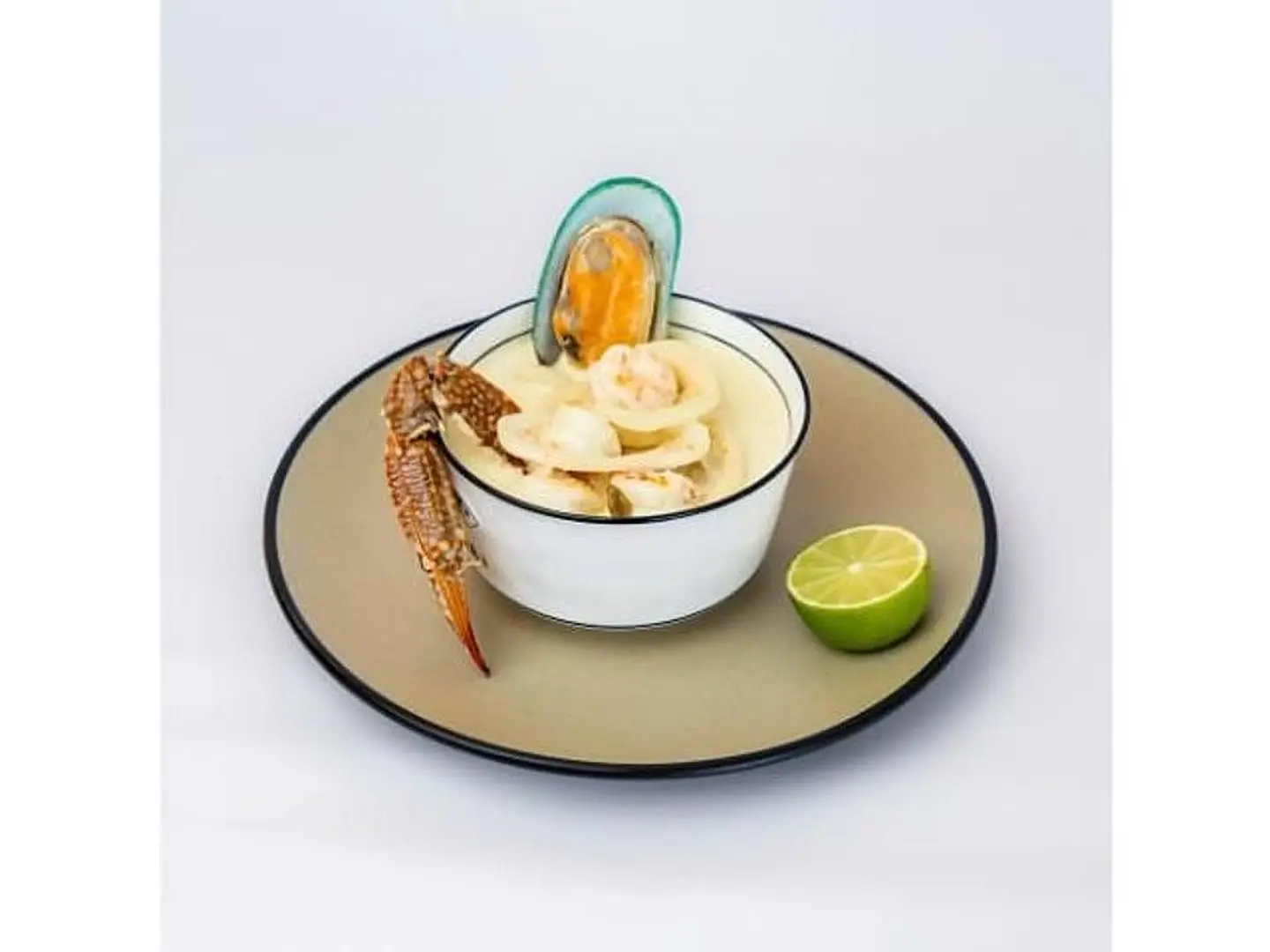 Zad Alkhaleej Seafood Soup With Herbs And Cream