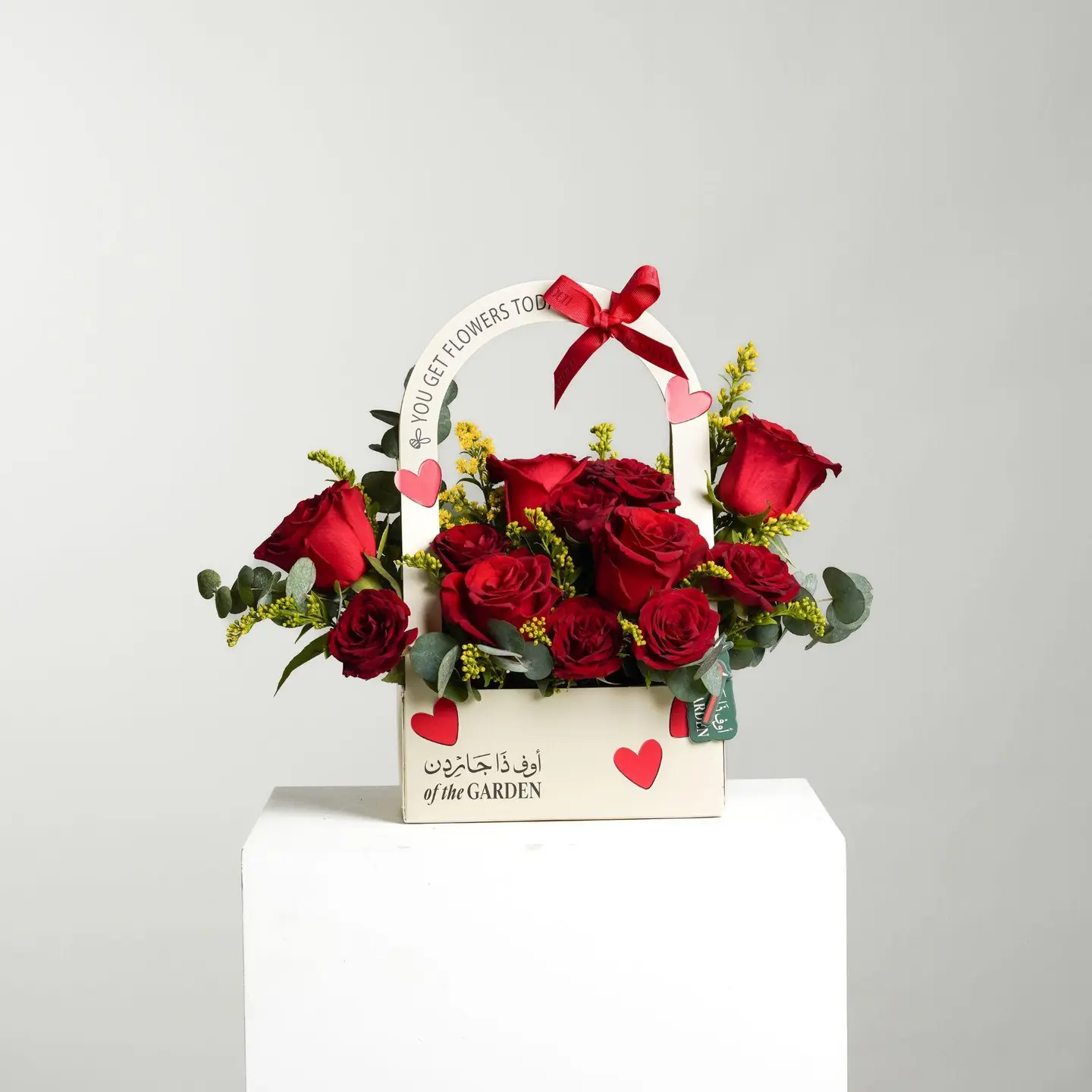 سلة رومانسية الأحمر
