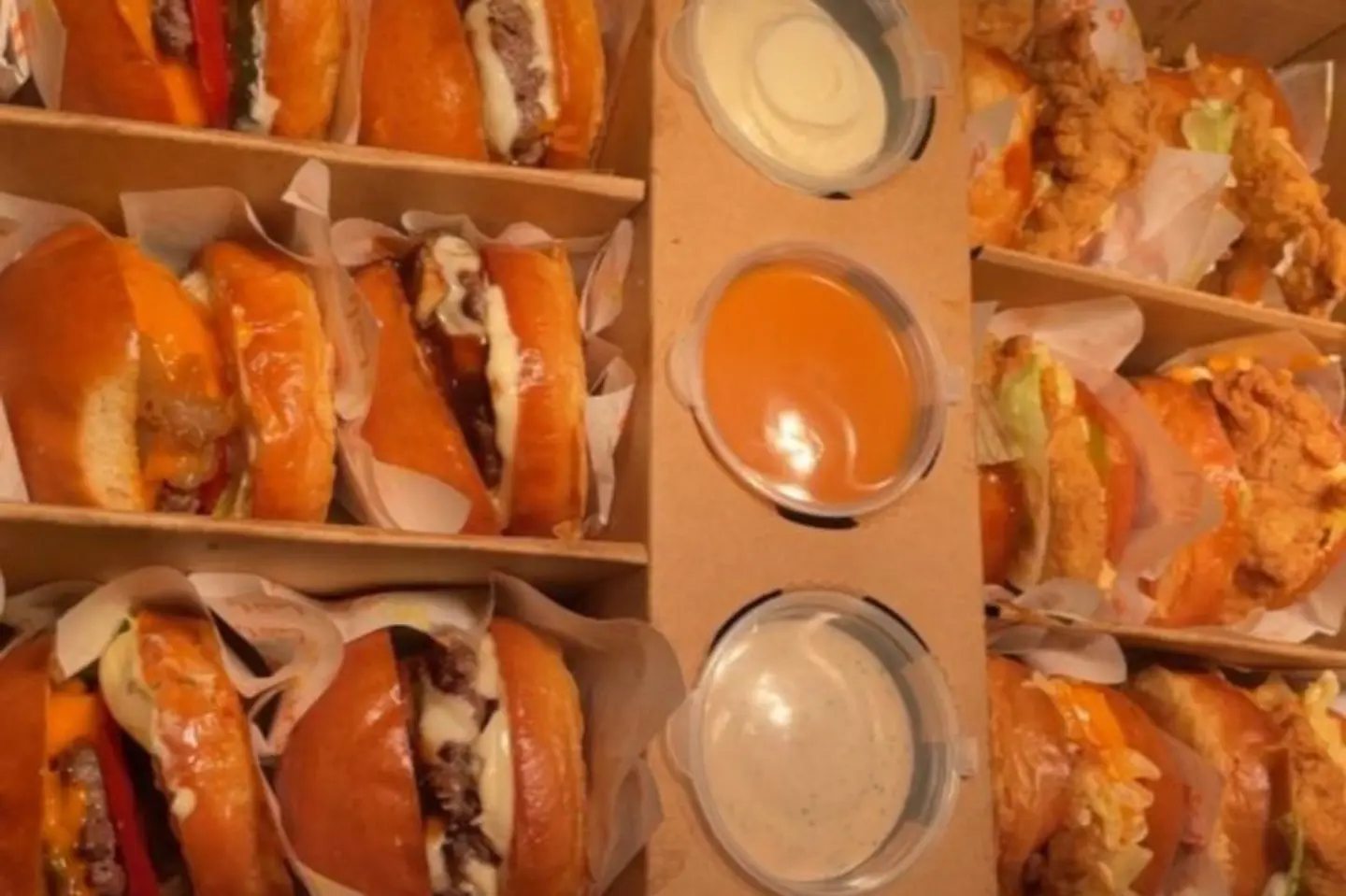 كلاسيك بوكس مني برجر