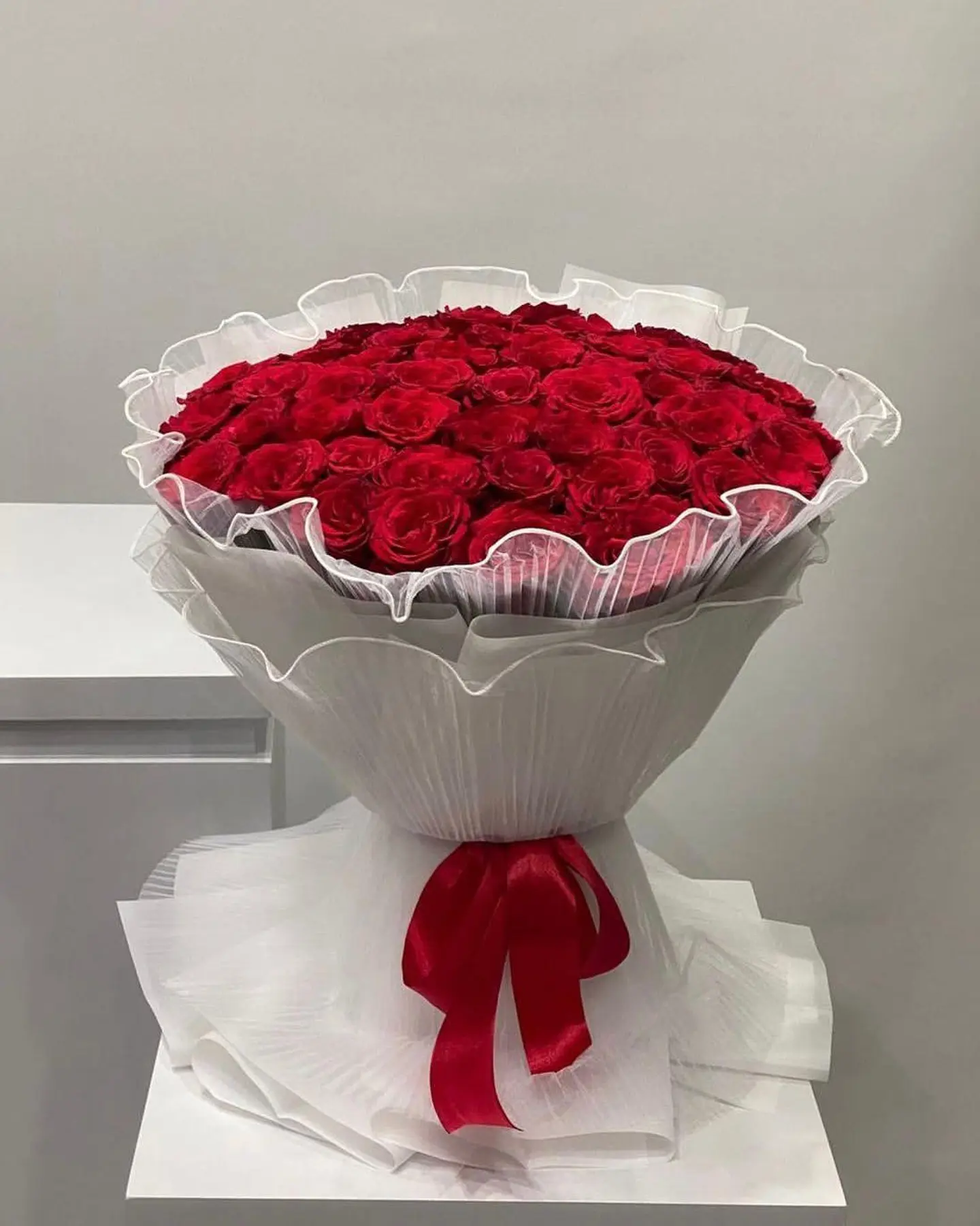 ⁠بوكيه ورد طبيعي احمر 8