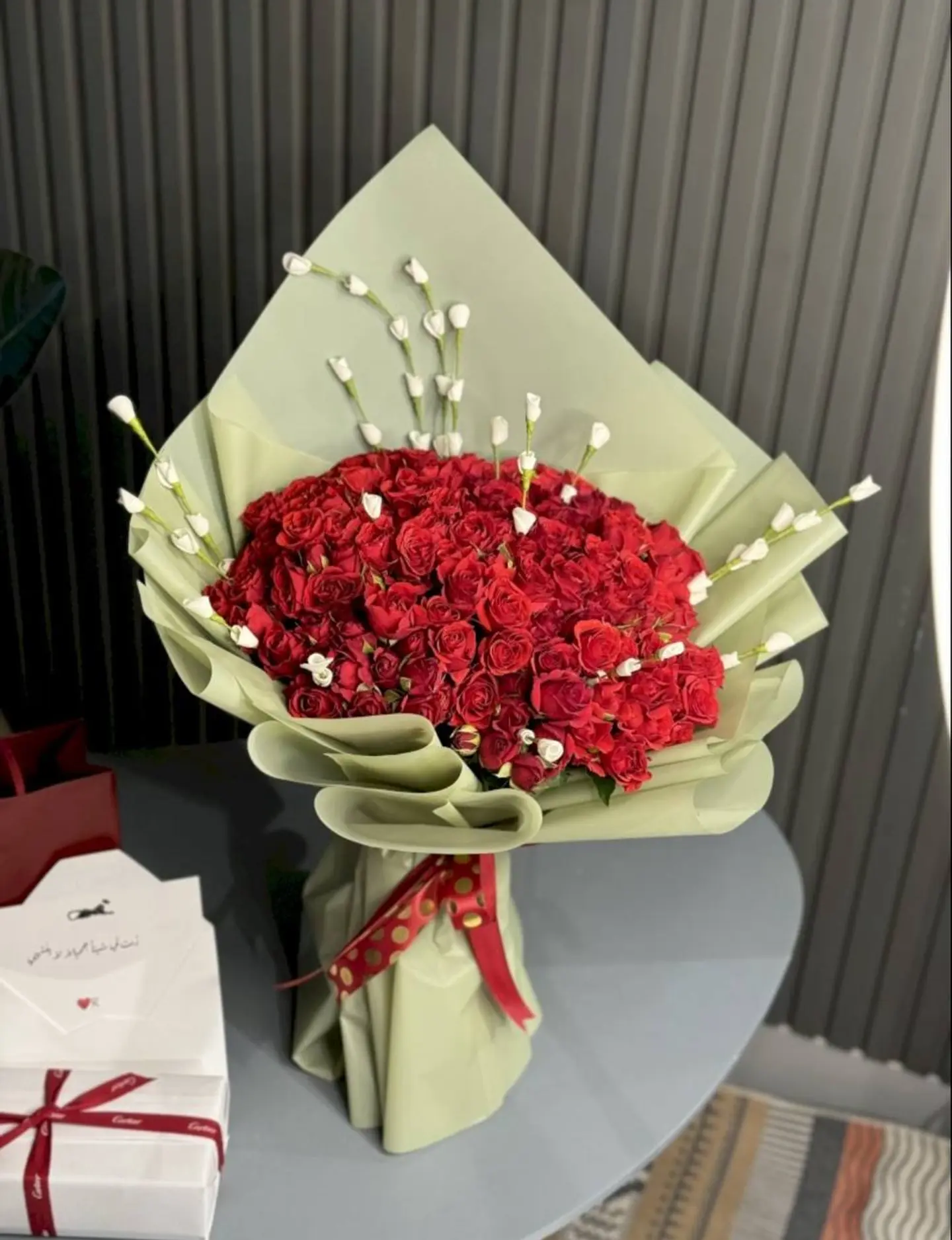 Gift Bouquet With Oil Wrapping