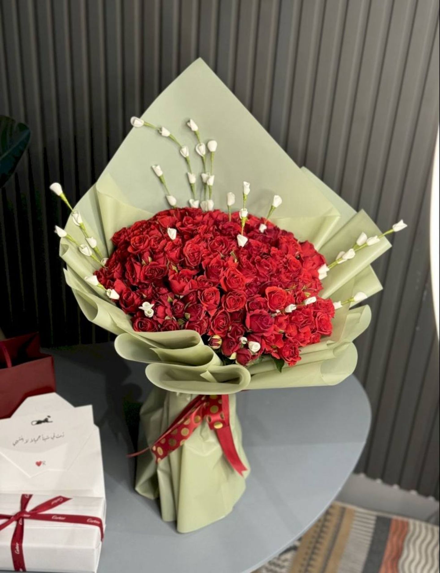 Gift Bouquet With Oil Wrapping