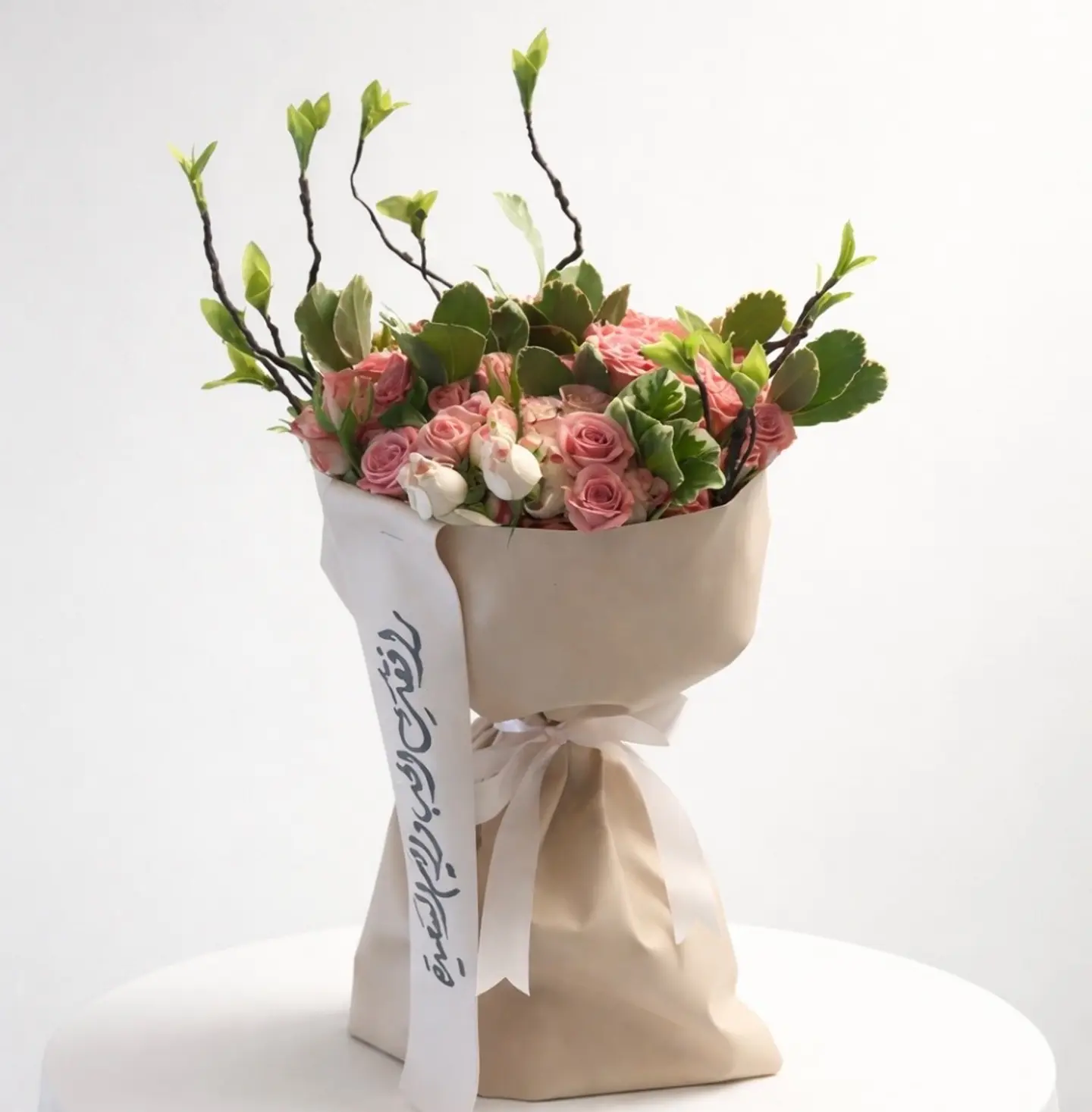 باقة همس ورد مع كتابة