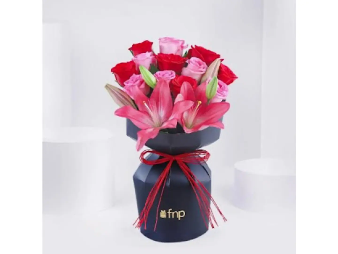 الورود الوردية والحمراء