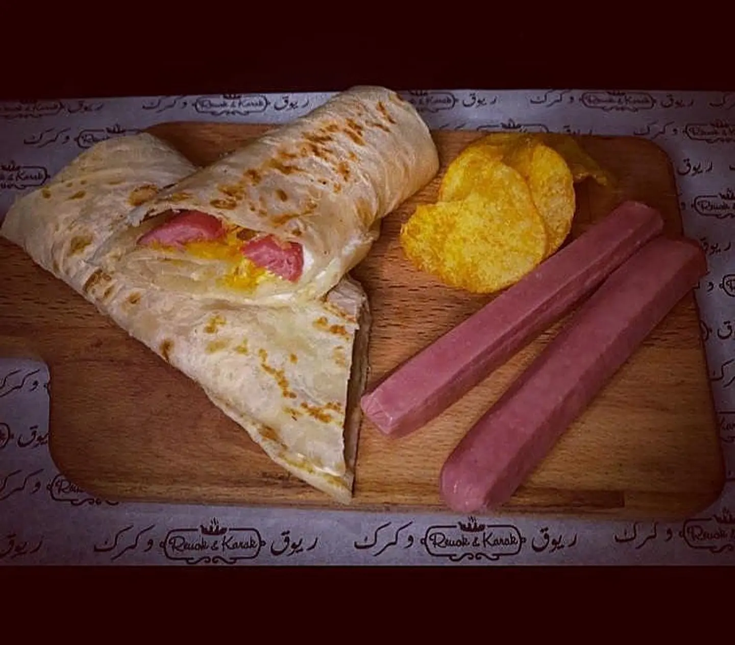 شباتي الهوت دوق بالشيبس والجبنه السائله