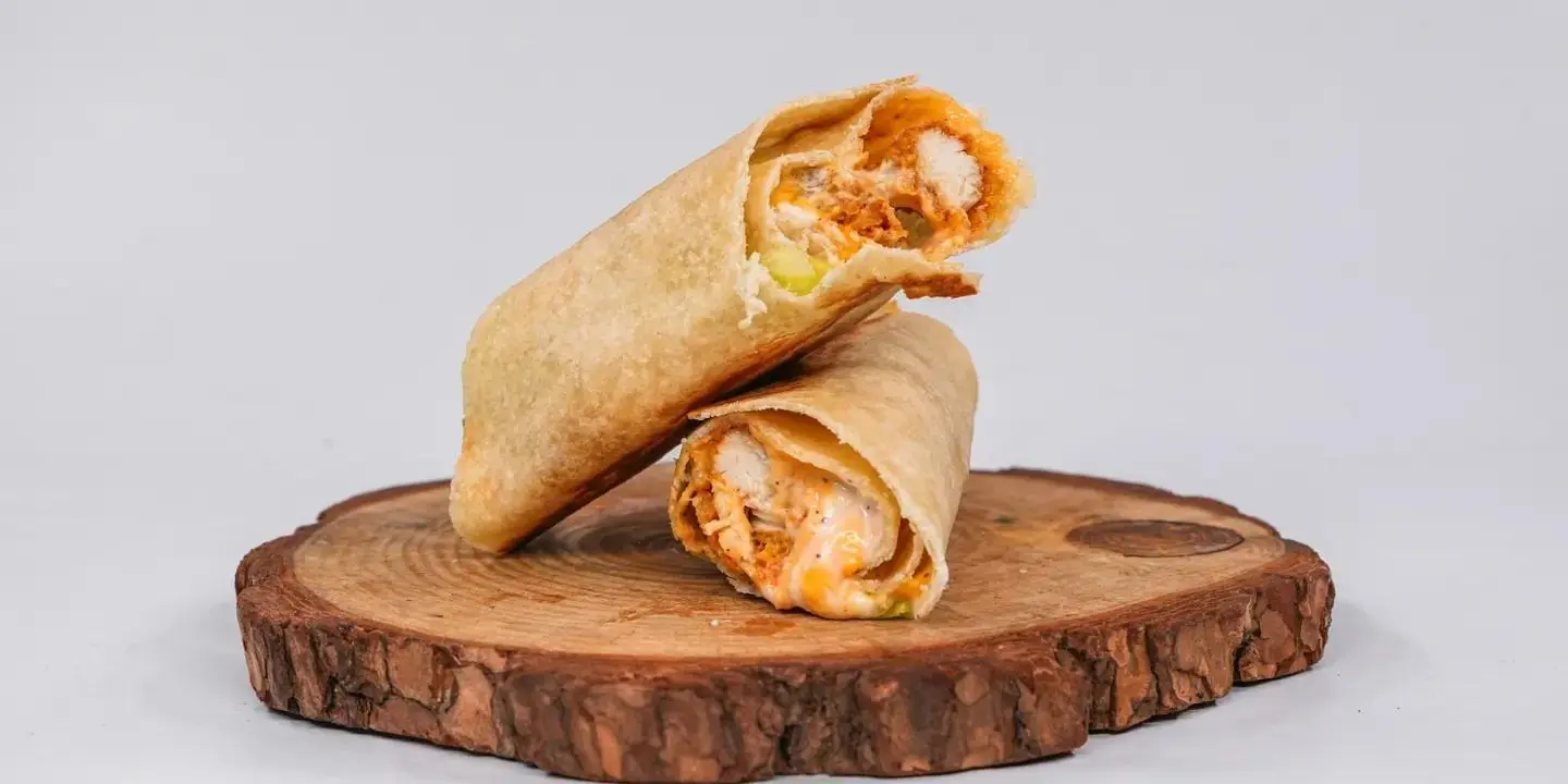 ساندوتش تورتيلا بالجبنة