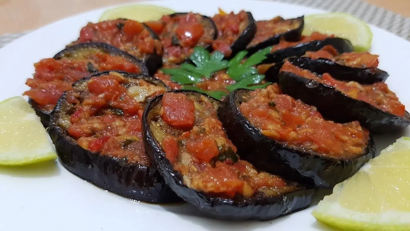 باذنجان وطماطم