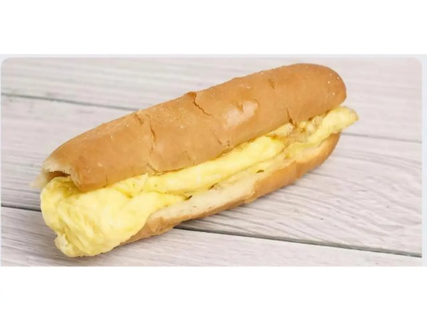 ساندوتش بيض مقلي او مسلوق