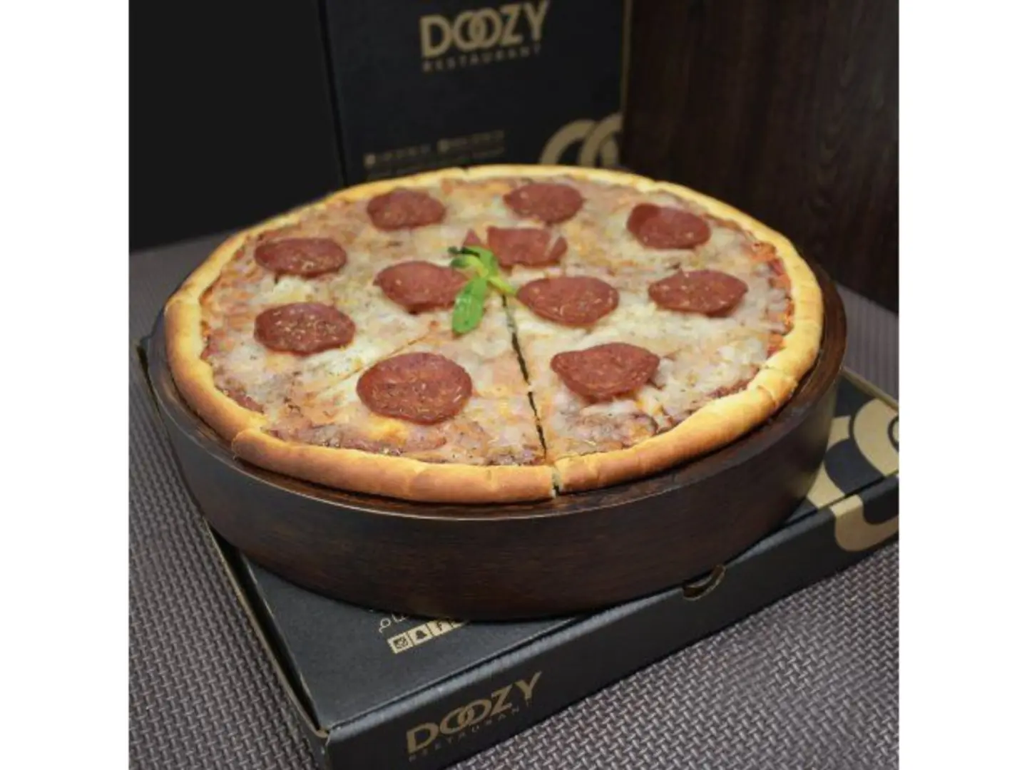 بيتزا بيروني جبنة سائل