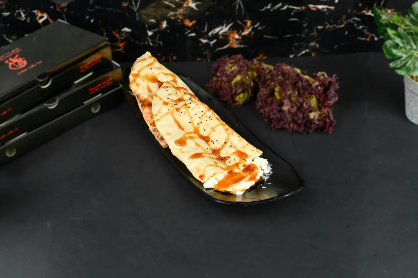 لبنة مع عسل