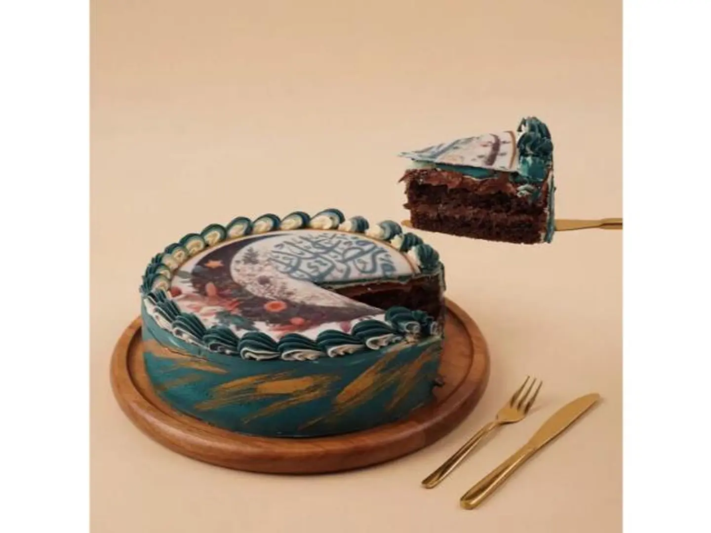 Chocolate Crescent Moon Cake 500 Grams