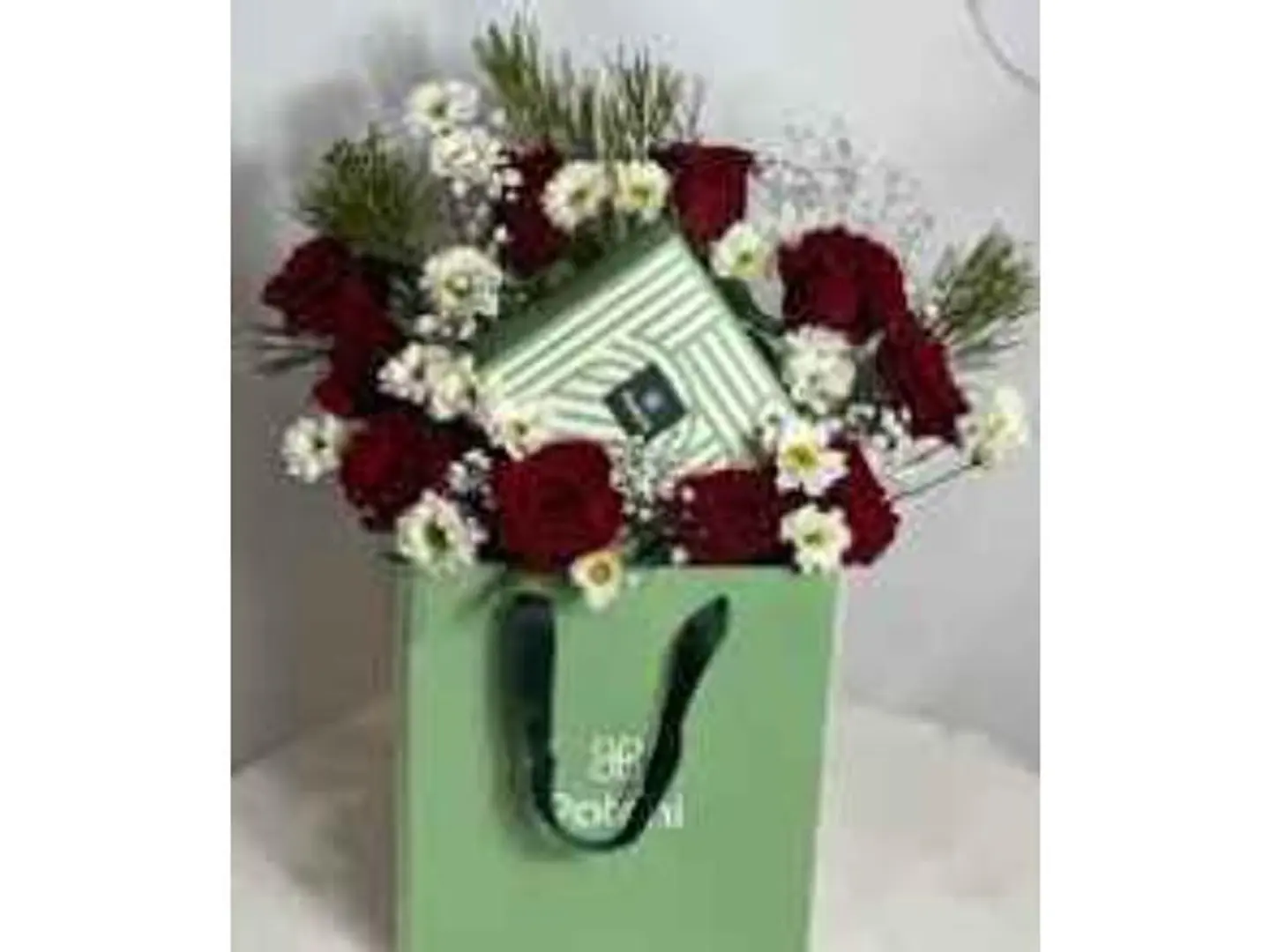 حلاوه بتشي نص كيلو مع الورد