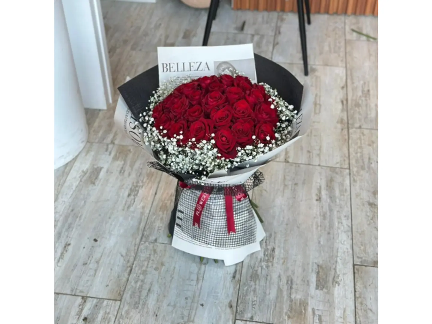 30 Roses Love Package