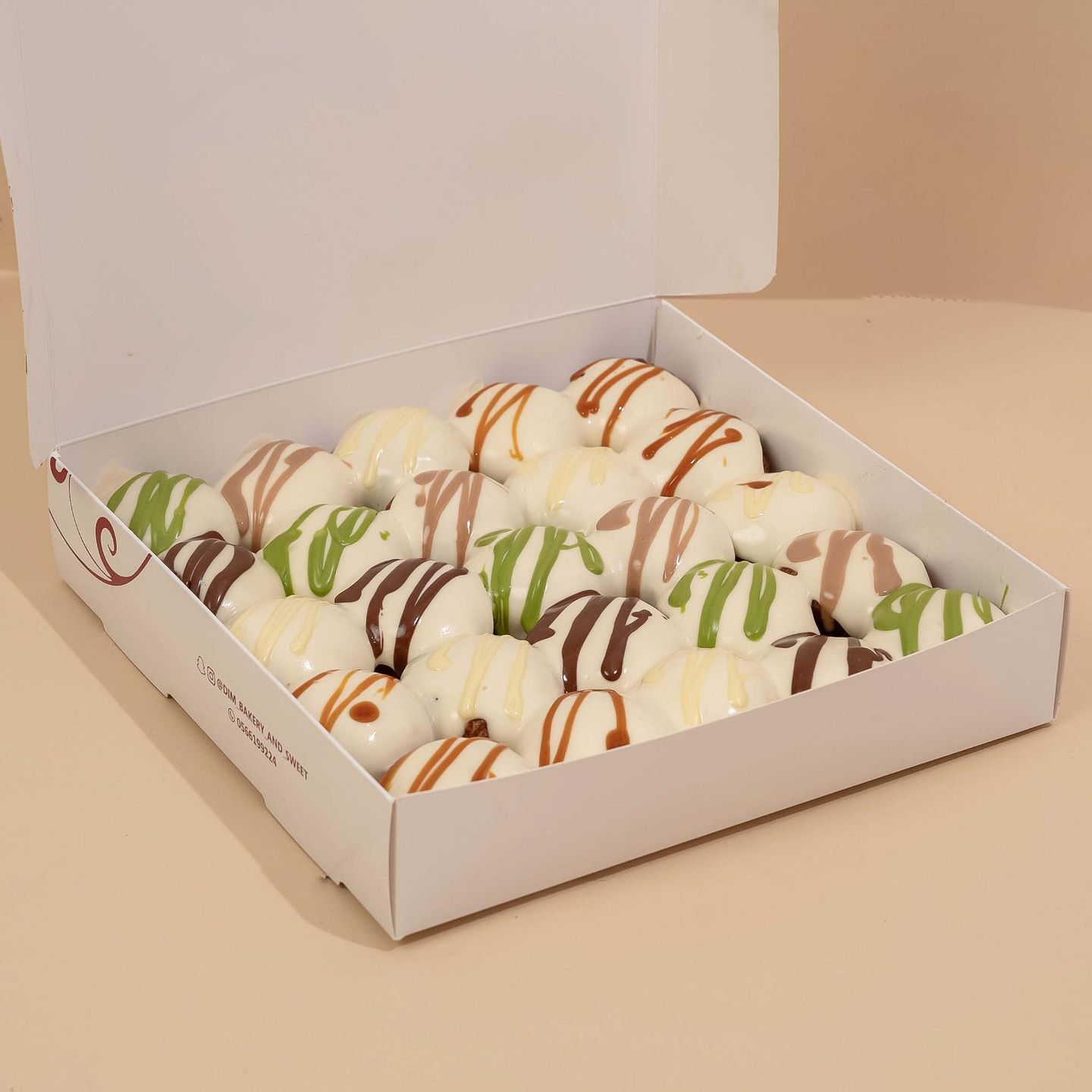 Cinnabon Big Box 25 Pieces