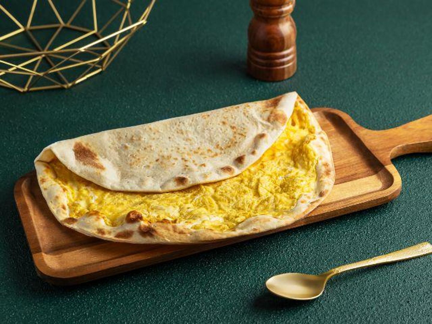 Egg With Cheese Manoucheh