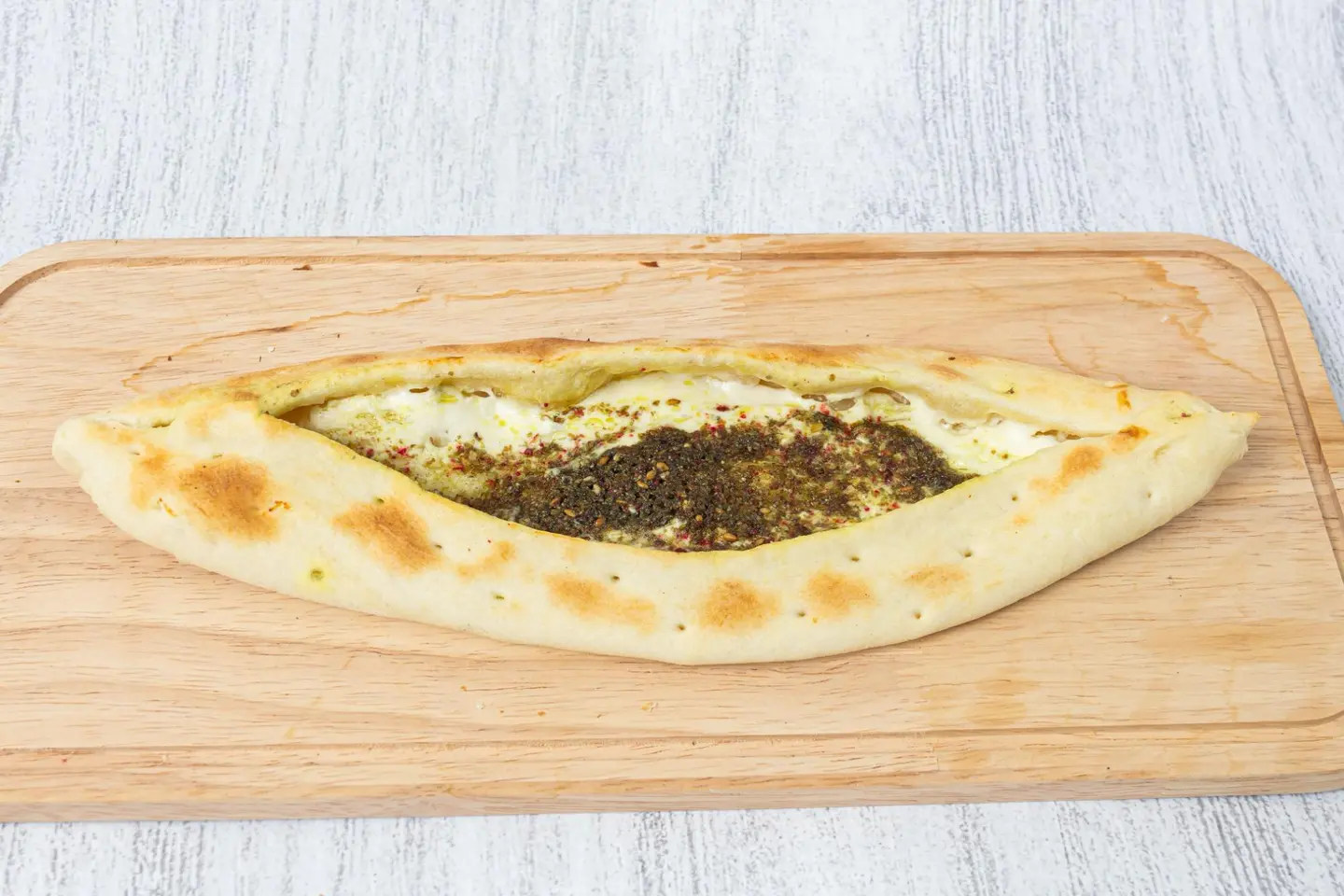 فطيرة لبنة زيتون زعتر