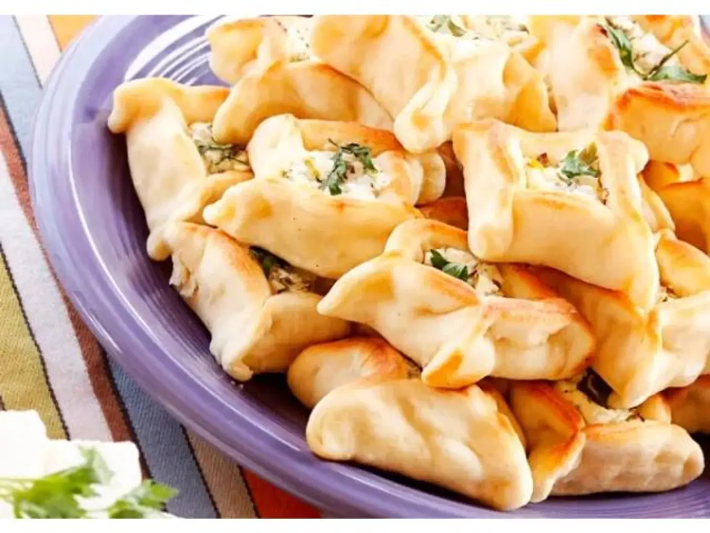 جبن مع بقدونس