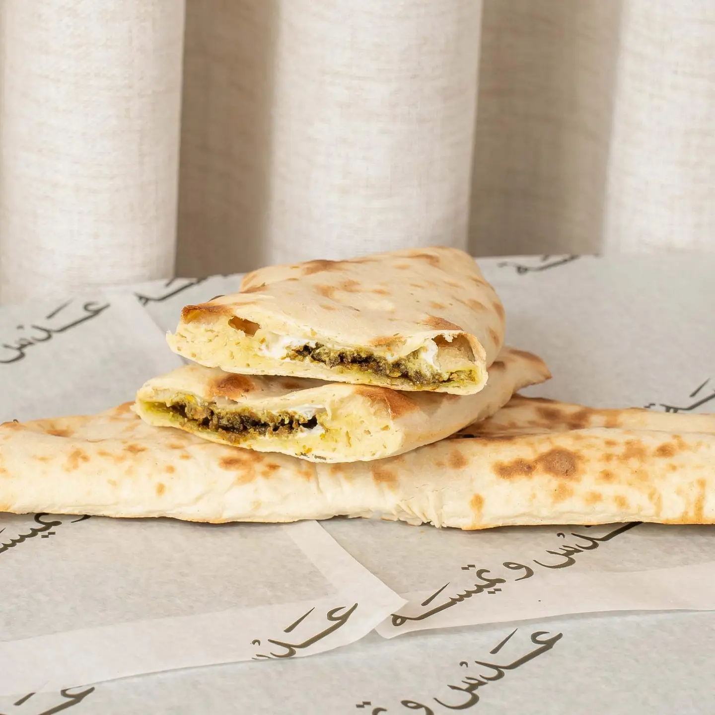 خبز لبنة بالزعتر