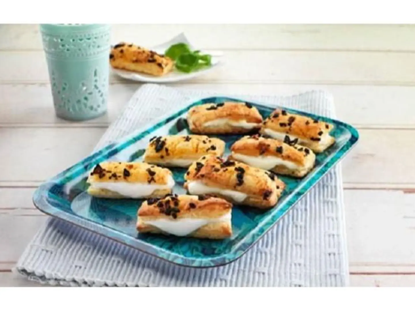 فطائر جبنة مع زيتون