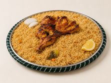 نص دجاج فحم مع رز