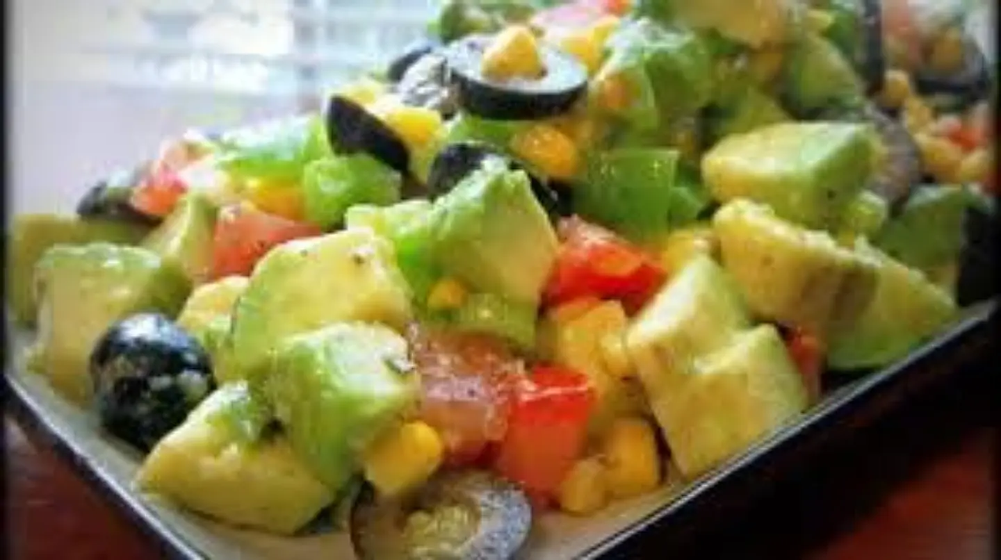 سلطة روستو بالأفوكادو