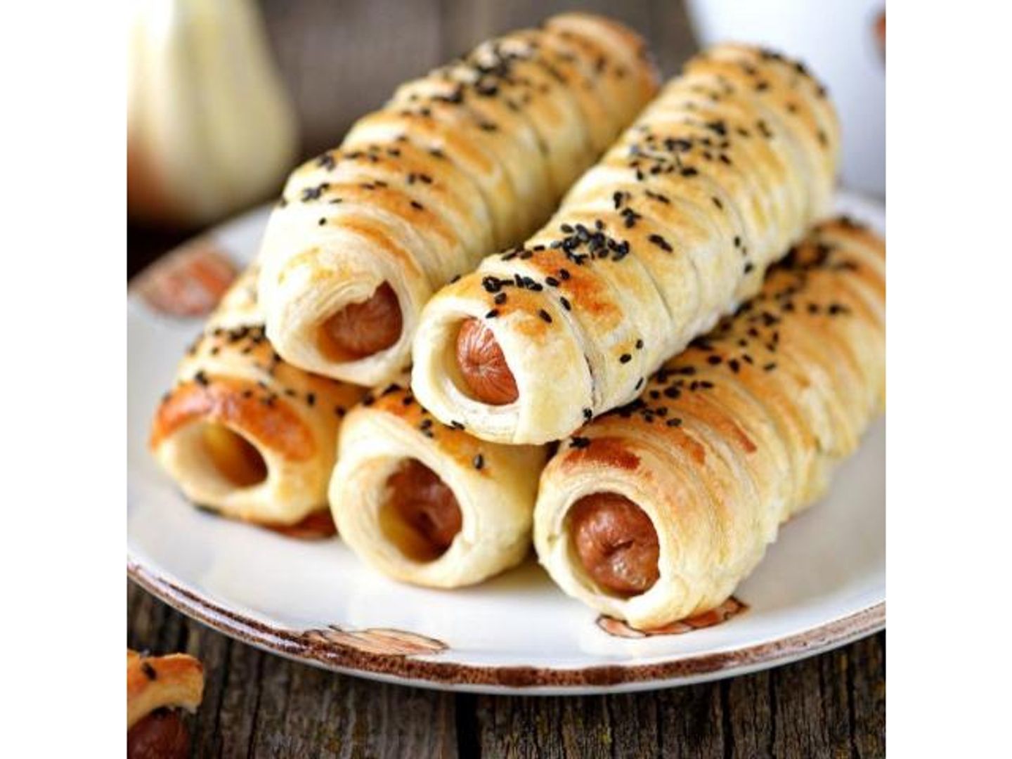 فطيرة نقانق جبن