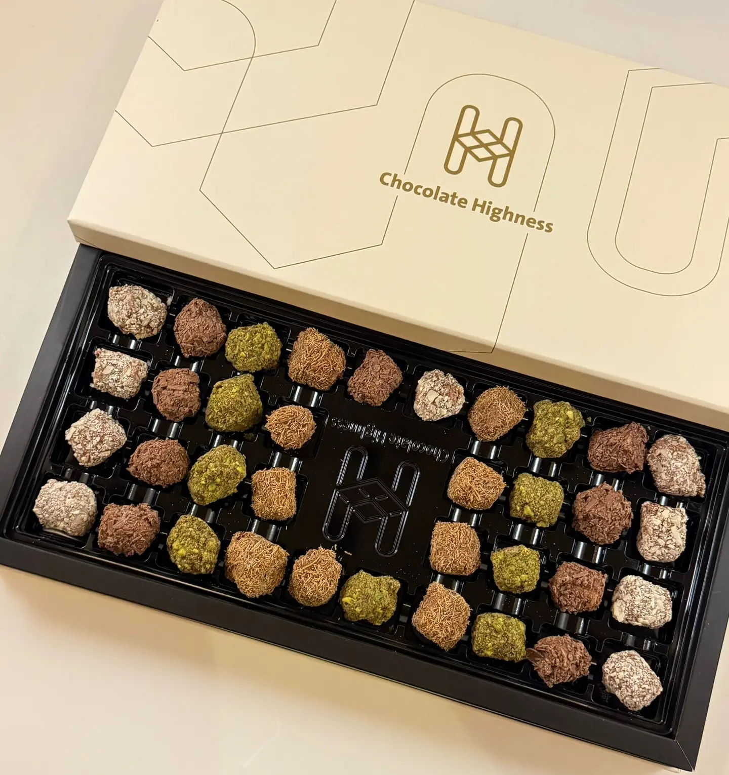 علبة شوكولاته رولز