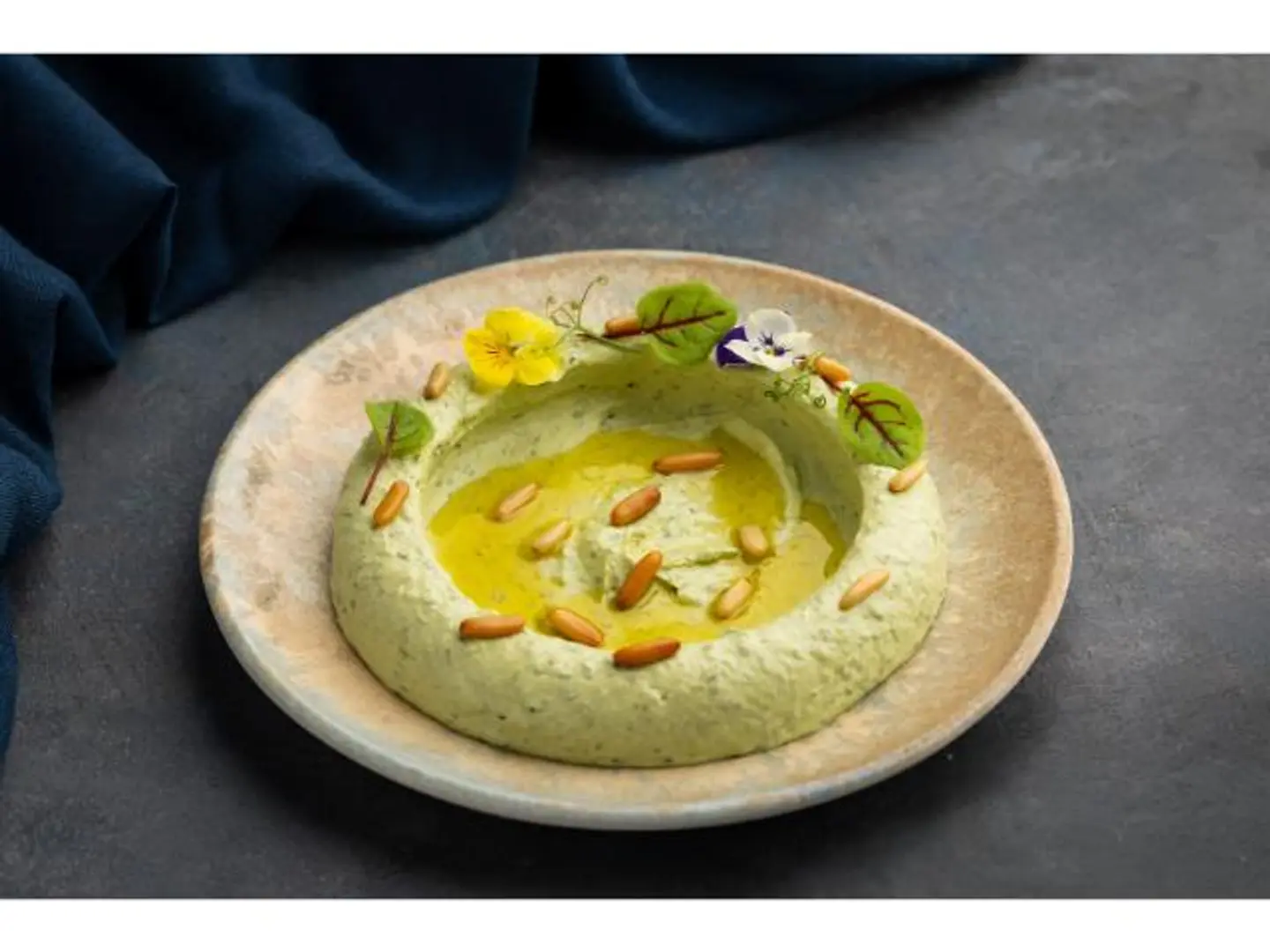 Pesto Hummus