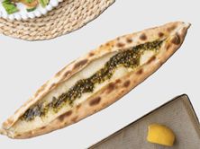 فطيرة جبن مع زعتر