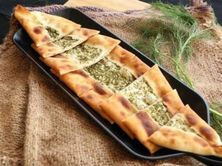 فطيرة لبنة زعتر