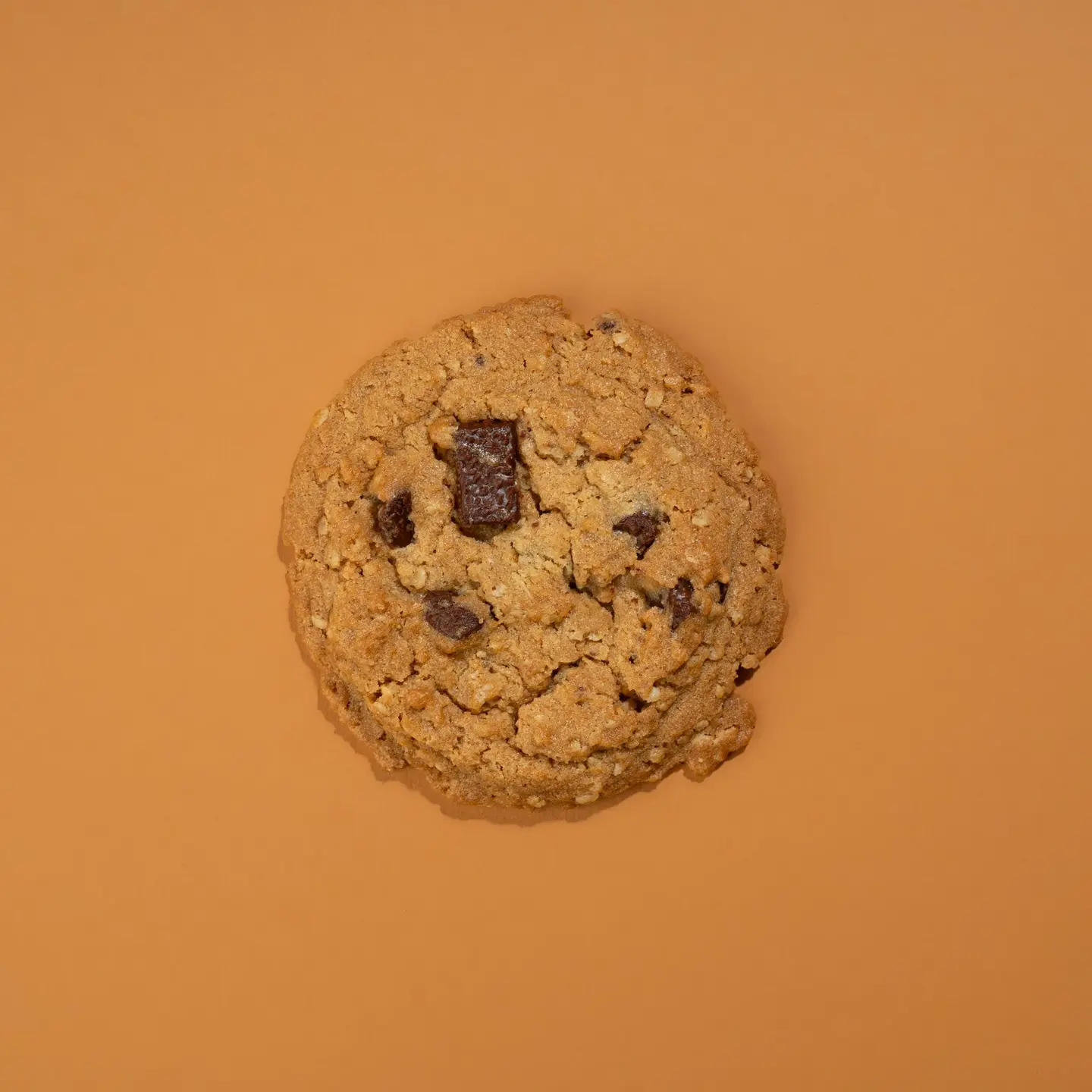 كوكيز بقطع الشوكولاتة